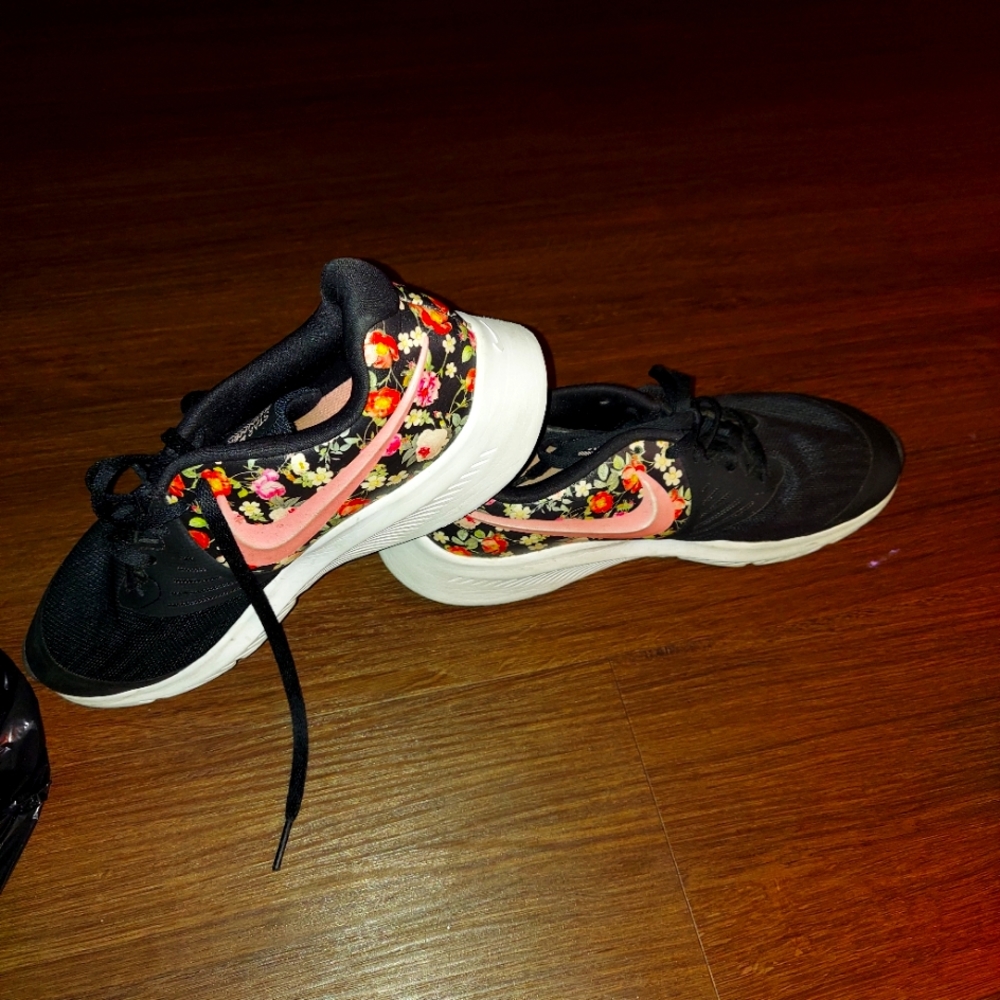 Little girls nikes